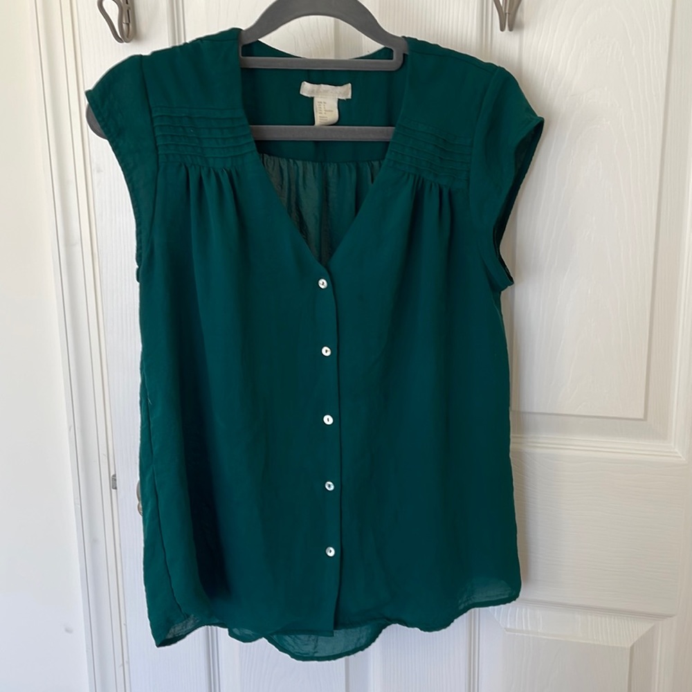 H&M dark green pleated business short sleeve button up lightweight blouse